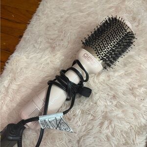 pink blow dry brush